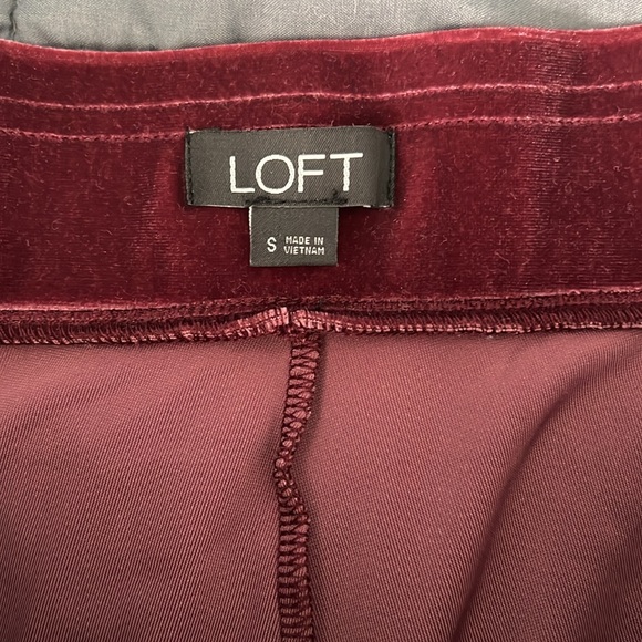 Loft Velvet Pull On Pant Slim Pant Size 6 - Picture 3 of 9
